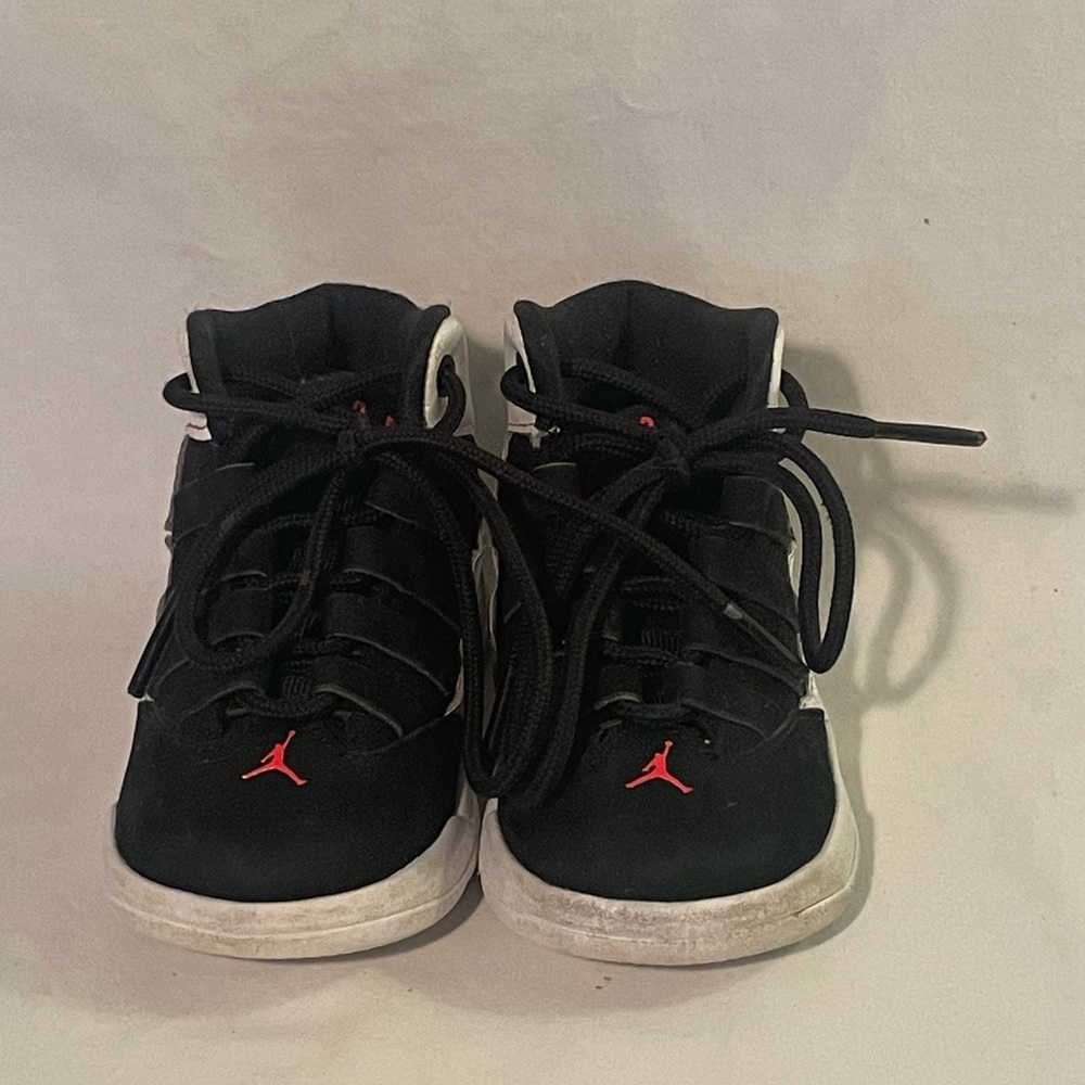 Infants Jordan’s Size 4C